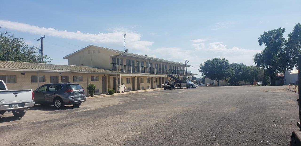 Gold Key Inn Brady Ngoại thất bức ảnh