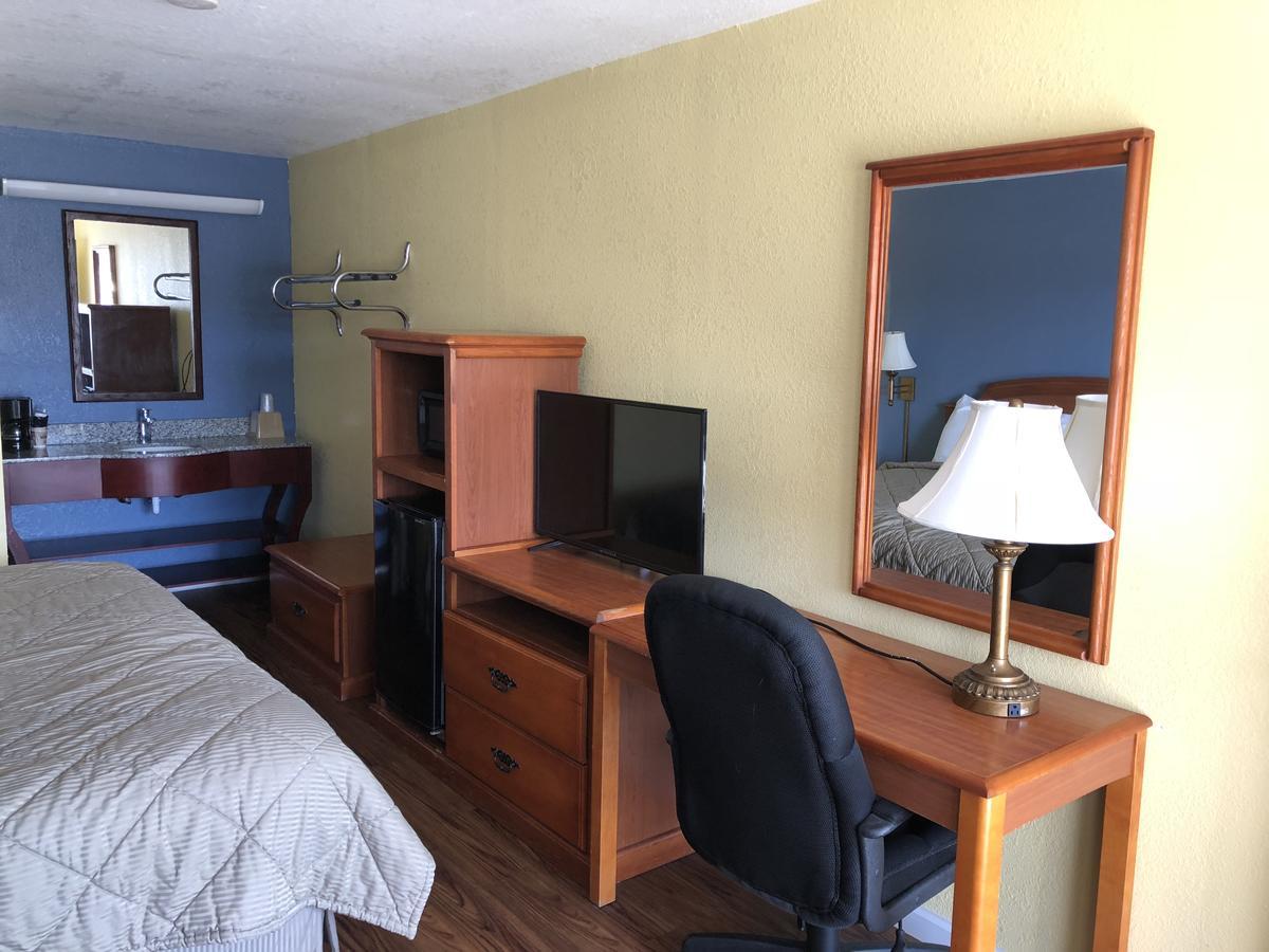 Gold Key Inn Brady Ngoại thất bức ảnh
