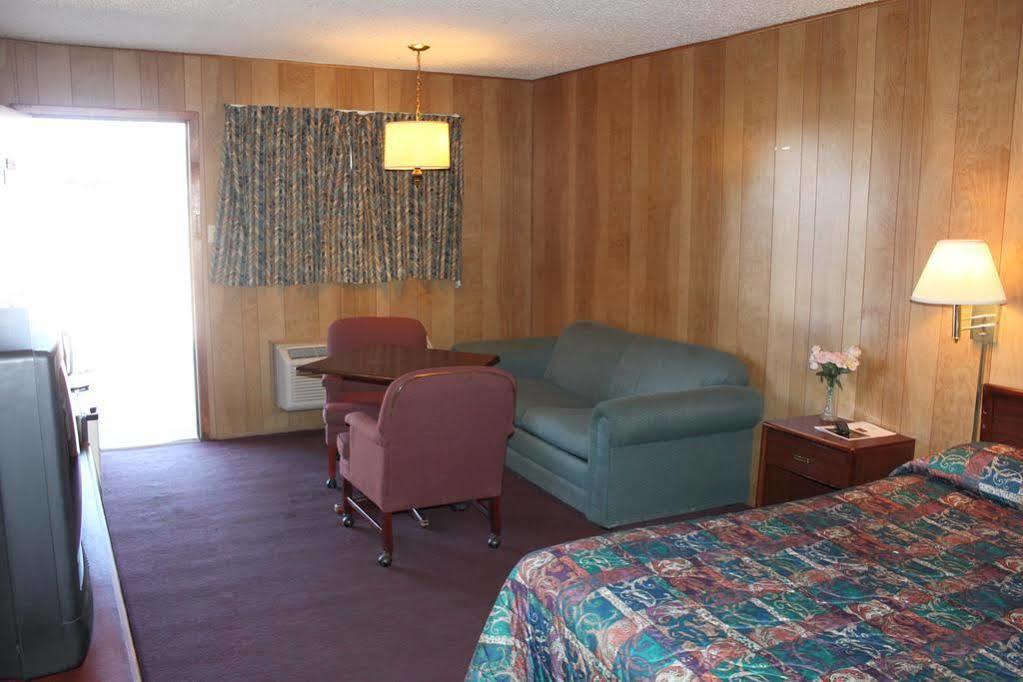 Gold Key Inn Brady Ngoại thất bức ảnh
