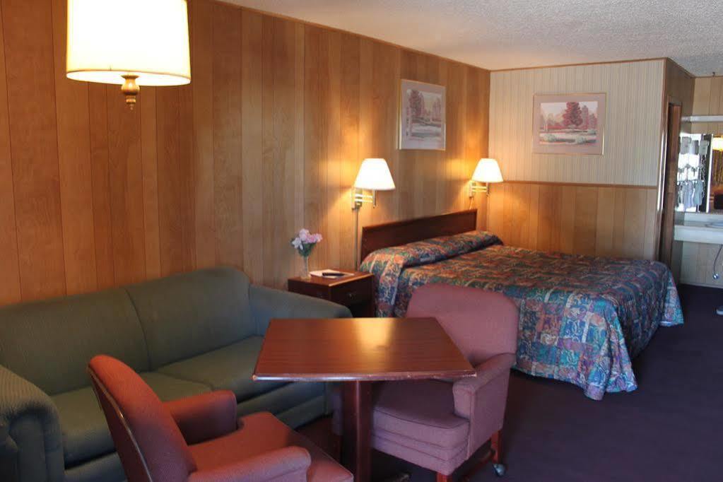 Gold Key Inn Brady Ngoại thất bức ảnh
